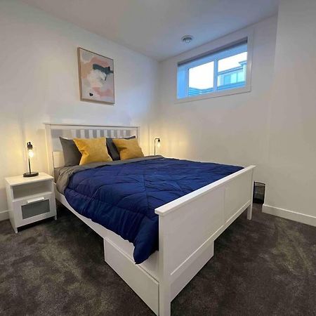 Newly Built 2 Bedroom Suite With Free Parking - Close To Banff National Park, カルガリー エクステリア 写真