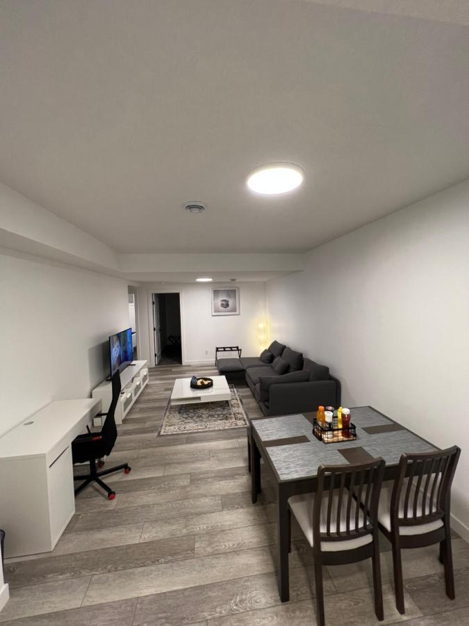 Newly Built 2 Bedroom Suite With Free Parking - Close To Banff National Park, カルガリー エクステリア 写真