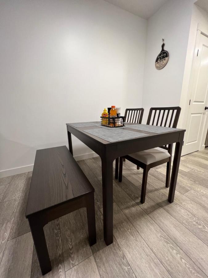 Newly Built 2 Bedroom Suite With Free Parking - Close To Banff National Park, カルガリー エクステリア 写真